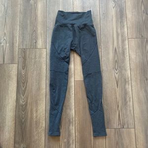 Alphalete revival leggings - XS